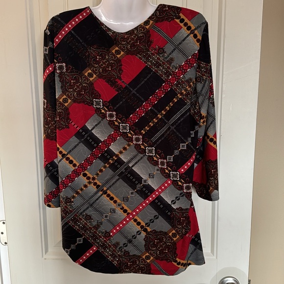 Initiatives pattern top. Fall colors and size Medium - Picture 5 of 5